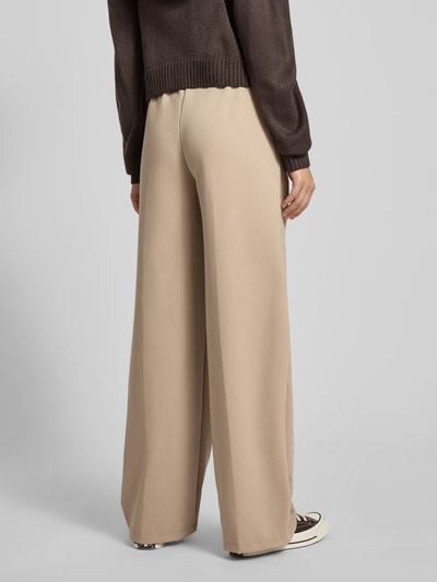 Review Spodnie materiałowe z szeroką nogawką i zakładkami w pasie Piaskowy 5