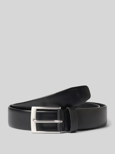 Produktfoto, schwarzer Gürtel aus echtem Leder Modell 'Basic Belt' von s.Oliver BLACK LABEL mit silberner Metallschnalle, glatte Oberfläche
