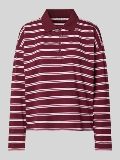 Produktfoto, Regular Fit Poloshirt aus Baumwoll-Mix von Tom Tailor Denim, bordowo-białe paski, długi rękaw, pikowana tekstura, krój regular fit
