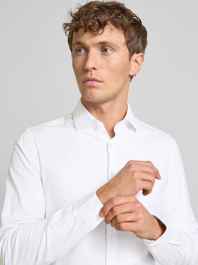 CK Calvin Klein Slim Fit Business-Hemd mit Label-Stitching Modell 'Bari' Weiss 3