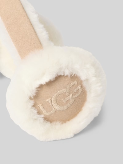 UGG Ohrenwärmer aus Lammfell mit Label-Stitching Sand 2