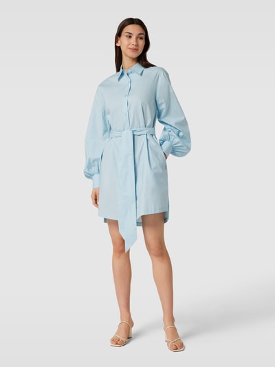 HUGO Sukienka koszulowa z wiązanym paskiem model ‘Kaisanna’ Jasnoniebieski 1