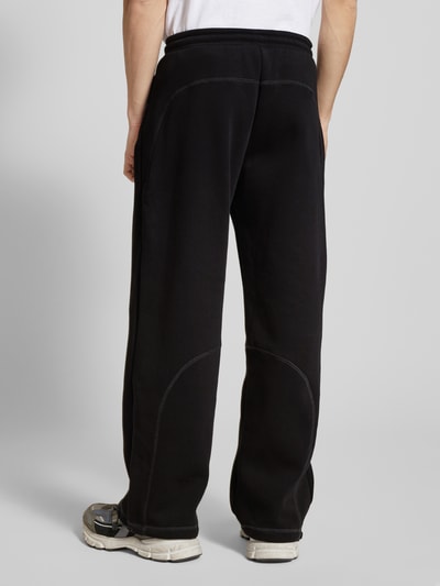 REVIEW Straight Leg Sweatpants mit Label-Print Black 5