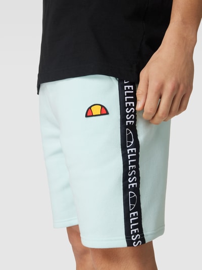 Ellesse Sweatshorts mit Kontraststreifen und Label-Detail Modell 'LATION' Hellblau 3