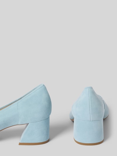 Productfoto, Pumps aus Leder met blokhak van Högl, echt leer, lichtblauw, spitse voorkant, hakhoogte 5 cm, schachthoogte 7 cm, schachtwijdte 20 cm, zichtbare textuur
