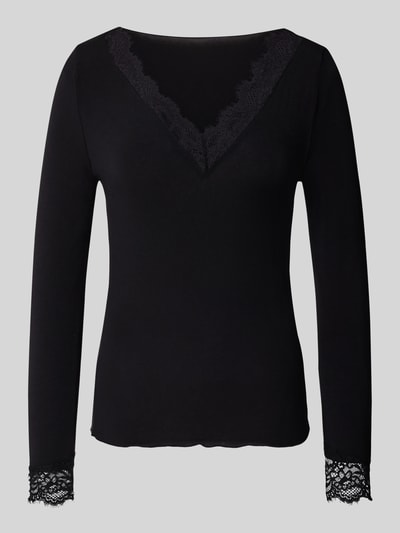 Produktfoto, schwarzes Slim Fit Langarmshirt aus Modal-Mix mit Woll-Anteil Modell 'SKYE' von VERO MODA, Damen Langarmshirt, Spitzenbesatz an Ausschnitt und Ärmeln, glatte Textur