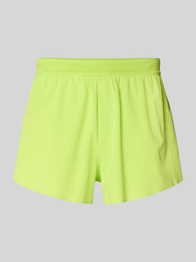 Produktfoto, Shorts mit elastischem Bund Modell 'SENSE AERO' von Salomon, leuchtend gelb, Material-Mix mit Stretch-Anteil, Regular-Fit, strukturierte Oberfläche, Bundweite 38 cm, Innenbeinlänge 7 cm, für Herren
