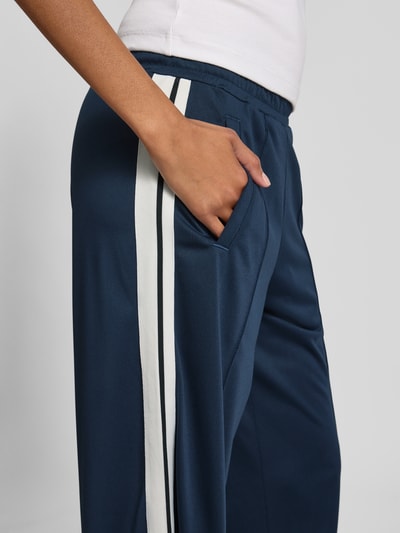 Only Wide Leg Sweatpants mit Kontraststreifen Modell 'SPORTS' Marine 3