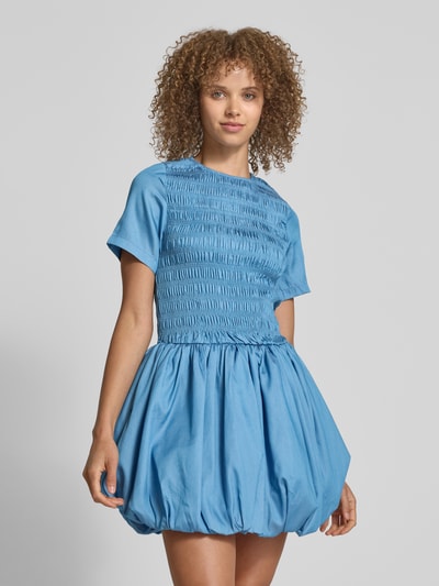 Amy Lynn Cocktailkleid mit Smok-Details Modell 'Eleonor' Blau 4