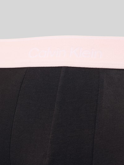 Produktfoto, Trunks mit elastischem Bund im 3er-Pack von Calvin Klein Underwear aus Baumwoll-Elasthan-Mix, schwarze Oberfläche, feine Struktur