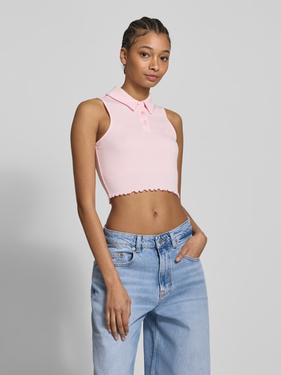 Tommy Jeans Crop Top in Ripp-Optik Rosa 4