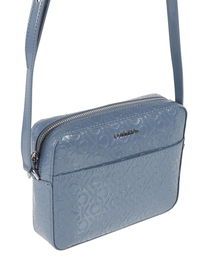 CK Calvin Klein Crossbody Bag in Lack-Optik Hellblau 2