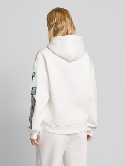 LOVE SCARS Hoodie mit Label-Stitching Offwhite 5