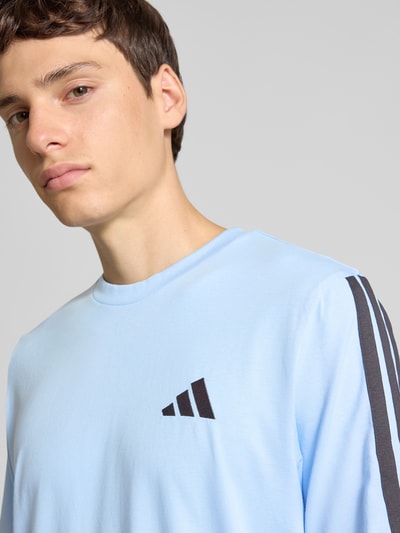 adidas Sportswear T-shirt met labelprint Lichtblauw - 3