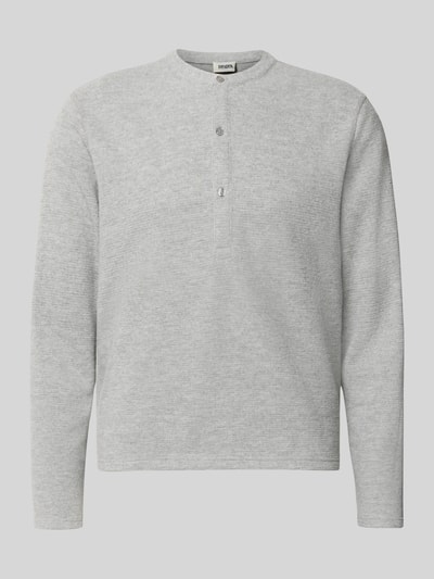 Produktfoto, Regular Fit Sweatshirt mit Baumwoll-Anteil Modell 'MALIOR' von DRYKORN, szary, okrągły dekolt, mieszanka materiałów z bawełną, krój regular fit, zapięcie na guzik, długość tyłu w rozmiarze M: 63 cm, długość rękawów w rozmiarze M: 69 cm