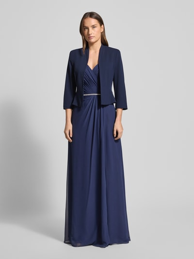 Frauenmodel trägt Bolero mit 3/4-Ärmel von Swing in Dunkelblau, Regular Fit, Material-Mix mit Stretch, Ganzkörperansicht von vorne.