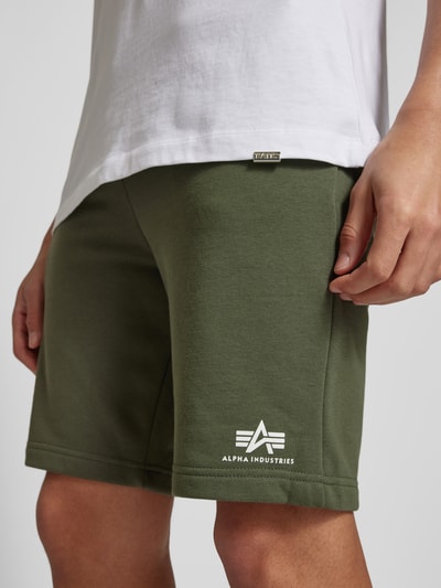 Alpha Industries Sweatshorts mit elastischem Bund und Tunnelzug Oliv 3