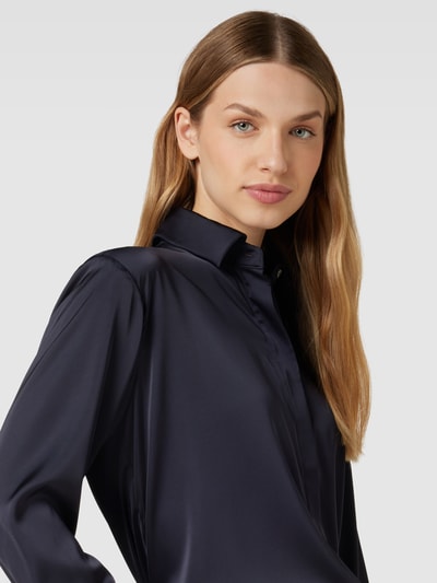 Christian Berg Woman Selection Bluse in Satin-Optik mit verdeckter Knopfleiste Marine 3