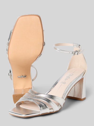 Produktfoto, High Heels mit Dornschließe von Buffalo w srebrnym kolorze, zaokrąglony czubek, strukturalna podeszwa, obcas 7 cm