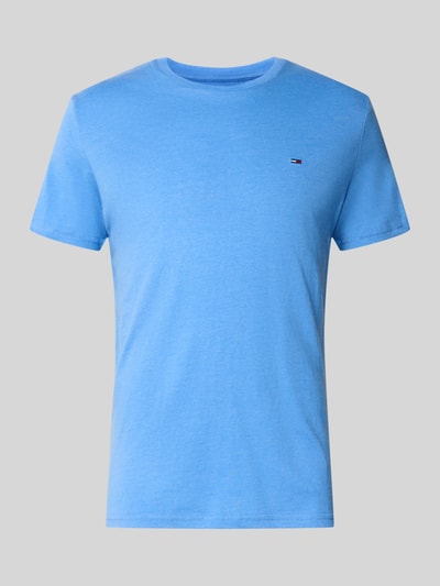 Produktfoto, niebieski, jednokolorowy Slim Fit T-Shirt Modell 'TJM XSLIM JASPE HTR TEE E' von Tommy Jeans z logo, krótki rękaw, dekolt w serek, struktura gładka