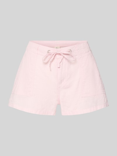 Produktfoto, Leinenshorts mit Bindegürtel und Eingrifftaschen van Gina Tricot, lichtroze, mix van katoen en linnen, loose fit, knoop- en ritssluiting, strikceintuur, zij-steekzakken, achterzakken, bandwijdte maat 36: 37 cm, binnenbeenlengte maat 36: 6 cm