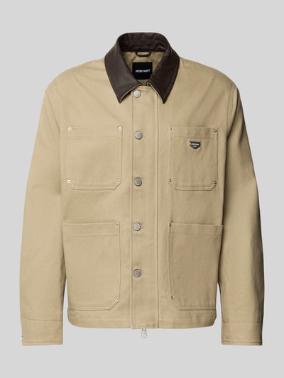 Produktfoto, Regular Fit Jacke aus reiner Baumwolle von Antony Morato in Beige mit kontrastivem Umlegekragen, sichtbare Knopfleiste, strukturierte Baumwolloberfläche, vier aufgesetzte Taschen, Herrenmodell, Kontext: Rückenlänge 72 cm, Schulterbreite 61 cm, Brustweite 48 cm, Ärmellänge 68 cm