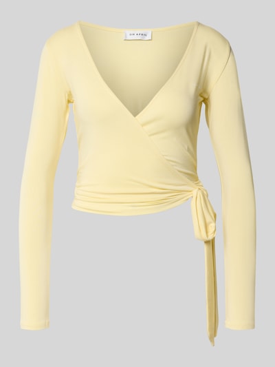 Produktfoto, Cardigan in Wickel-Optik Modell 'Luca' von OH APRIL aus Modal-Elasthan-Mix, Slim Fit, V-Ausschnitt, pastellgelb.