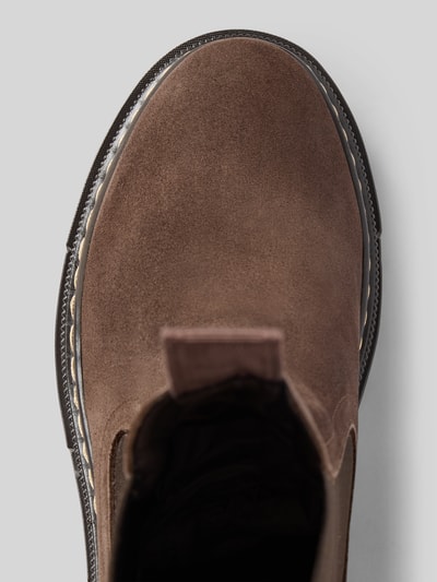 Produktfoto, brauner Chelseas aus echtem Rindsleder von Tamaris, samtige Oberfläche, runde Form, Detailaufnahme, Damen Chelseas von Tamaris