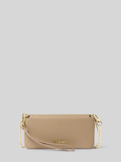 Produktfoto, Portemonnaie mit Label-Applikation Modell 'Classy Chain' von Hey Marly, Rindsleder-Mix in Beige, goldfarbene Kette, Damen Portemonnaie, Reißverschluss, strukturierte Oberfläche