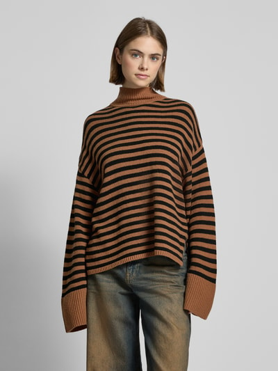 EDITED Oversized Strickpullover mit Stehkragen Modell 'Matthea' Cognac 4