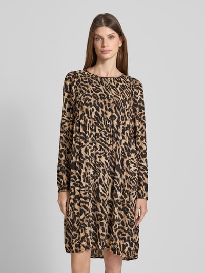 Betty Barclay Knielanges Kleid mit Rundhalsausschnitt und Smok-Details Black 4