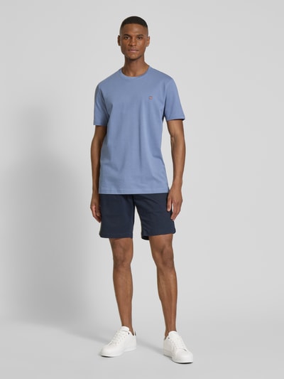 Christian Berg Men T-Shirt mit Label-Stitching Jeansblau 1