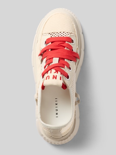 Produktfoto, Sneaker mit Plateau Modell 'Matilda' von INUIKII in creme, rote Schnürverschlüsse, Flecht-Optik, abgerundete Passform, Plateau, Absatzhöhe 5 cm, Schafthöhe 7 cm, Schaftweite 9 cm, Damen Sneaker