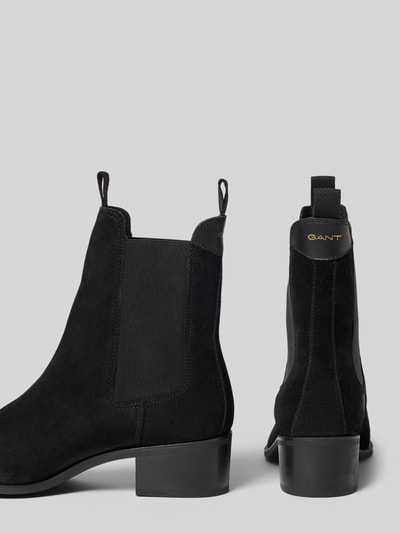 Produktfoto, schwarze Stiefeletten aus echtem Rindsleder Modell 'St Broomly' von GANT, glatte und matte Textur, Damen Stiefeletten von GANT
