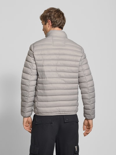 REVIEW Regular Fit Steppjacke mit Logo-Stickerei Hellgrau 5