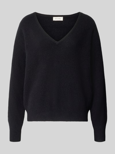 Produktfoto, czarny sweter z dzianiny z mieszanką lnu, Efekt prążkowania, dekolt w serek, elastyczne wykończenia, Model 'DAMSVILLE' od American Vintage, Mieszanka materiałów, luźny krój, długość tyłu 61 cm, długość rękawa 54 cm
