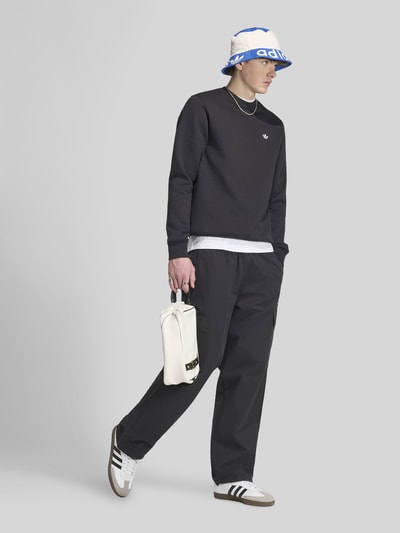 adidas Originals Bluza o kroju regular fit z mieszanki bawełny z wyhaftowanym logo Czarny 1