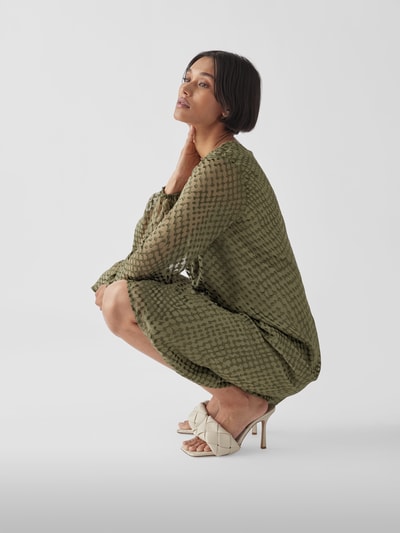 Lala Berlin Midikleid mit Allover-Muster Olivgrün 3