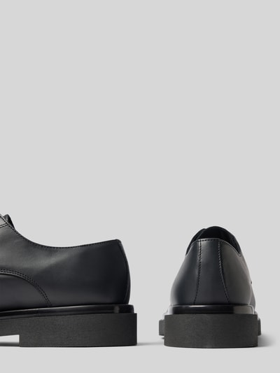 Produktfoto, buty sznurowane z naturalnej skóry Model 'Sean' od Antony Morato, czarne, zaokrąglony czubek, detal z logo, wysokość obcasa w rozmiarze 44: 4 cm, wysokość cholewki w rozmiarze 44: 7 cm, szerokość cholewki w rozmiarze 44: 11 cm