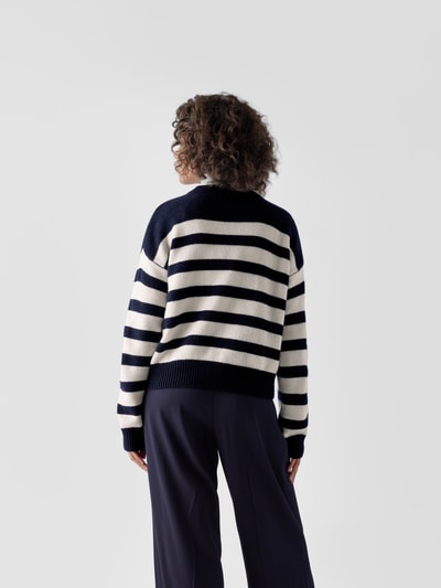 Lisa Yang Pullover mit Streifenmuster Blau 5