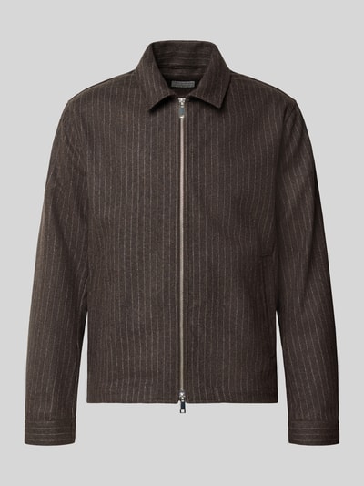 Produktfoto, Regular Fit Jacke aus Woll-Mix mit Umlegekragen Modell 'Barnaby' von Tiger of Sweden, braun mit feinen hellen Streifen, strukturierte Textur, Zweiwege-Reißverschluss, klassische Form, Herrenjacke, neutrale Studioansicht, Kontext: Woll-Mix, Rückenlänge 66 cm, Schulterbreite 44 cm, Brustweite 56 cm, Ärmellänge 66 cm.