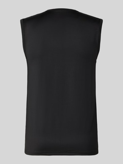 Męski model nosi Muskelshirt aus Modal-Mix mit Rundhalsausschnitt von Mey, czarny, krój slim fit, tkanina z domieszką stretchu, widok całej sylwetki z tyłu