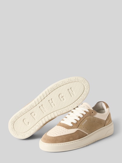 Produktfoto, Sneaker aus echtem Leder mit Logo-Detail von Copenhagen in Beige mit abgerundeter Passform, Schnürverschluss und Profilsohle, Absatzhöhe 5 cm, Schafthöhe 8 cm, Schaftweite 9 cm
