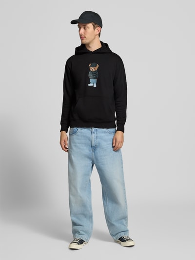 CHILL PILL Sweatshirt mit Bärenmotiv Modell 'Puffer Bear' Black 1