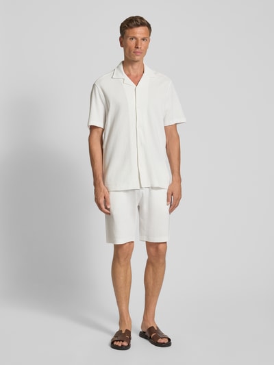 Christian Berg Men Regular Fit Freizeithemd mit Reverskragen Offwhite 1