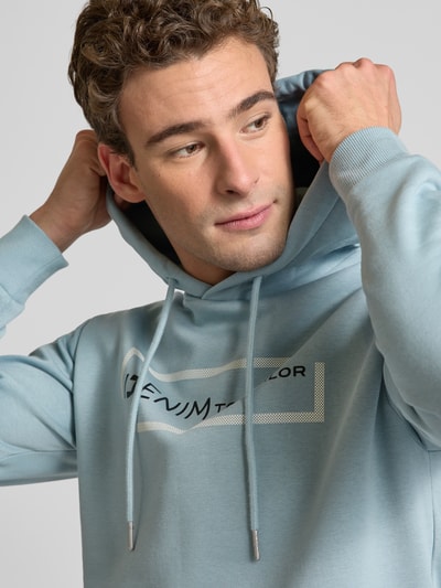 Tom Tailor Denim Regular Fit Hoodie aus Baumwoll-Mix mit Label-Print Hellgrau Melange 3