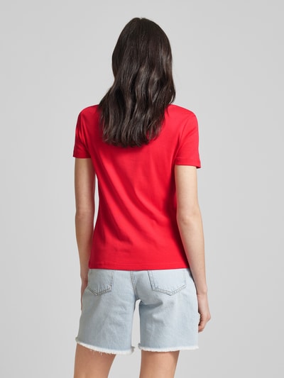 Montego T-Shirt mit V-Ausschnitt in unifarbenem Design Rot 5