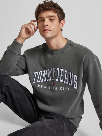 Tommy Jeans Bluza o kroju relaxed fit z wyhaftowanym logo Czarny 3