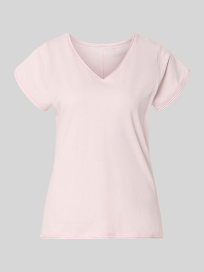 Produktfoto, T-Shirt mit V-Ausschnitt von Christian Berg Woman in zartem Rosa aus Reine Baumwolle, Regular-Fit, Rollsaum, glatte Textur