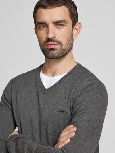 s.Oliver RED LABEL Strickpullover mit V-Ausschnitt Anthrazit 3